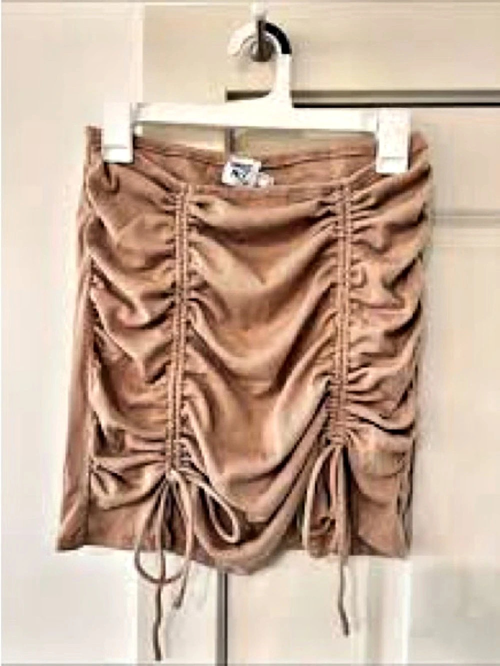 Princess Polly Ruched versatile minimalist Mini Skirt in Brown Size 6 Like New